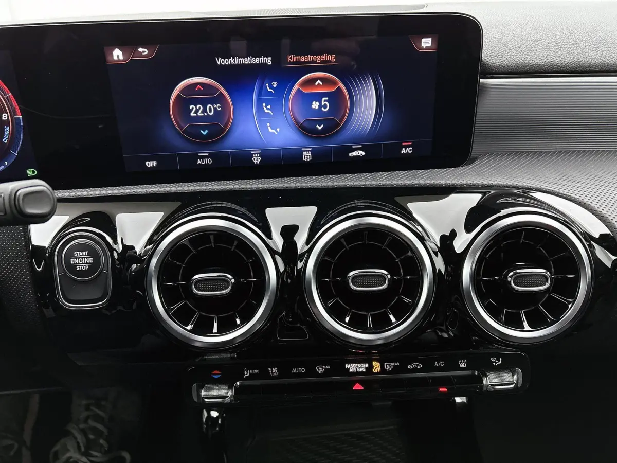 250 e AMG Line | AUTOMAAT | NAVIGATIE | STOELVERWARMING | CLIMATE CONTROL | CRUISE CONTROL | PARKEERSENSOREN |