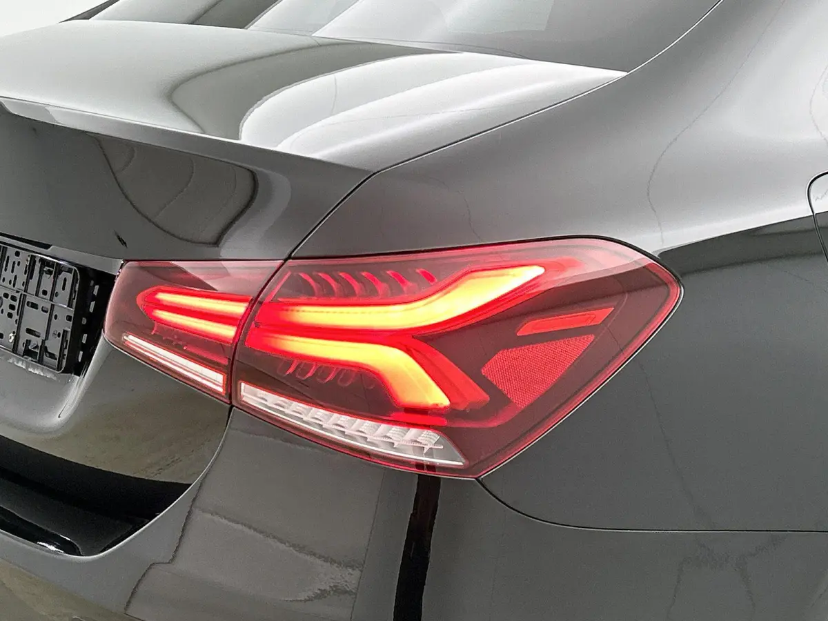 250 e AMG Line | AUTOMAAT | NAVIGATIE | STOELVERWARMING | CLIMATE CONTROL | CRUISE CONTROL | PARKEERSENSOREN |