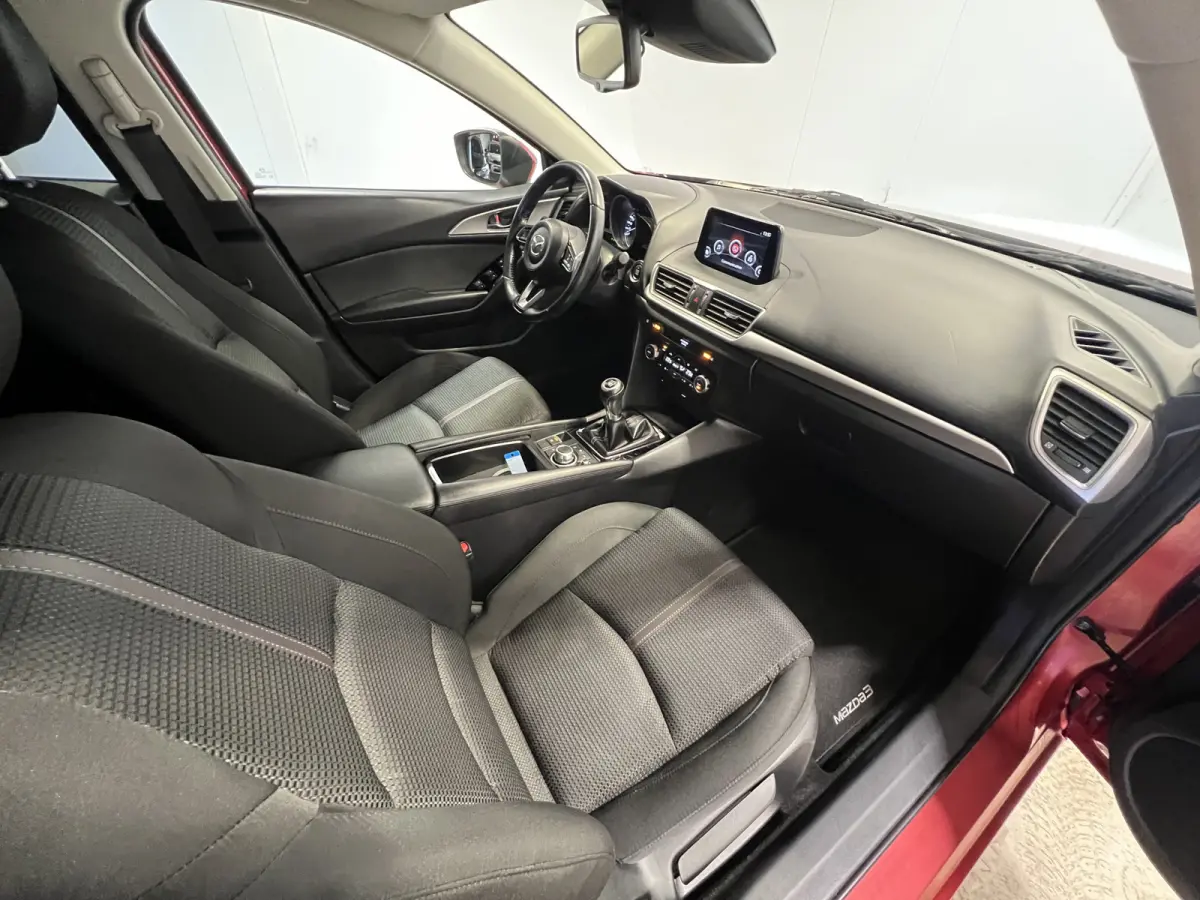 2.0 SkyActiv-G 120 SkyLease+ | LM Velgen 16" | Voorstoelen Verwarmd | Stuur Verwarmd | Cruise Control | Airco |