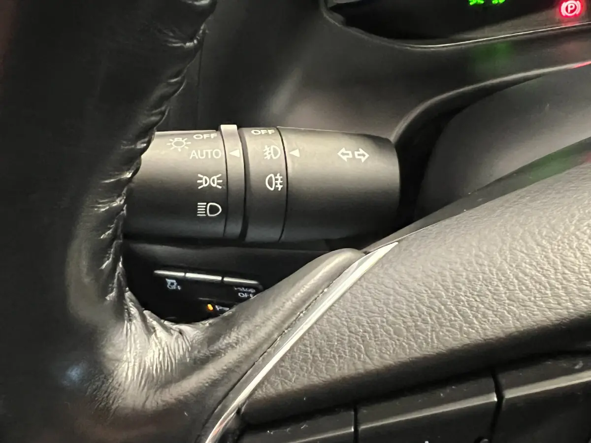 2.0 SkyActiv-G 120 SkyLease+ | LM Velgen 16" | Voorstoelen Verwarmd | Stuur Verwarmd | Cruise Control | Airco |