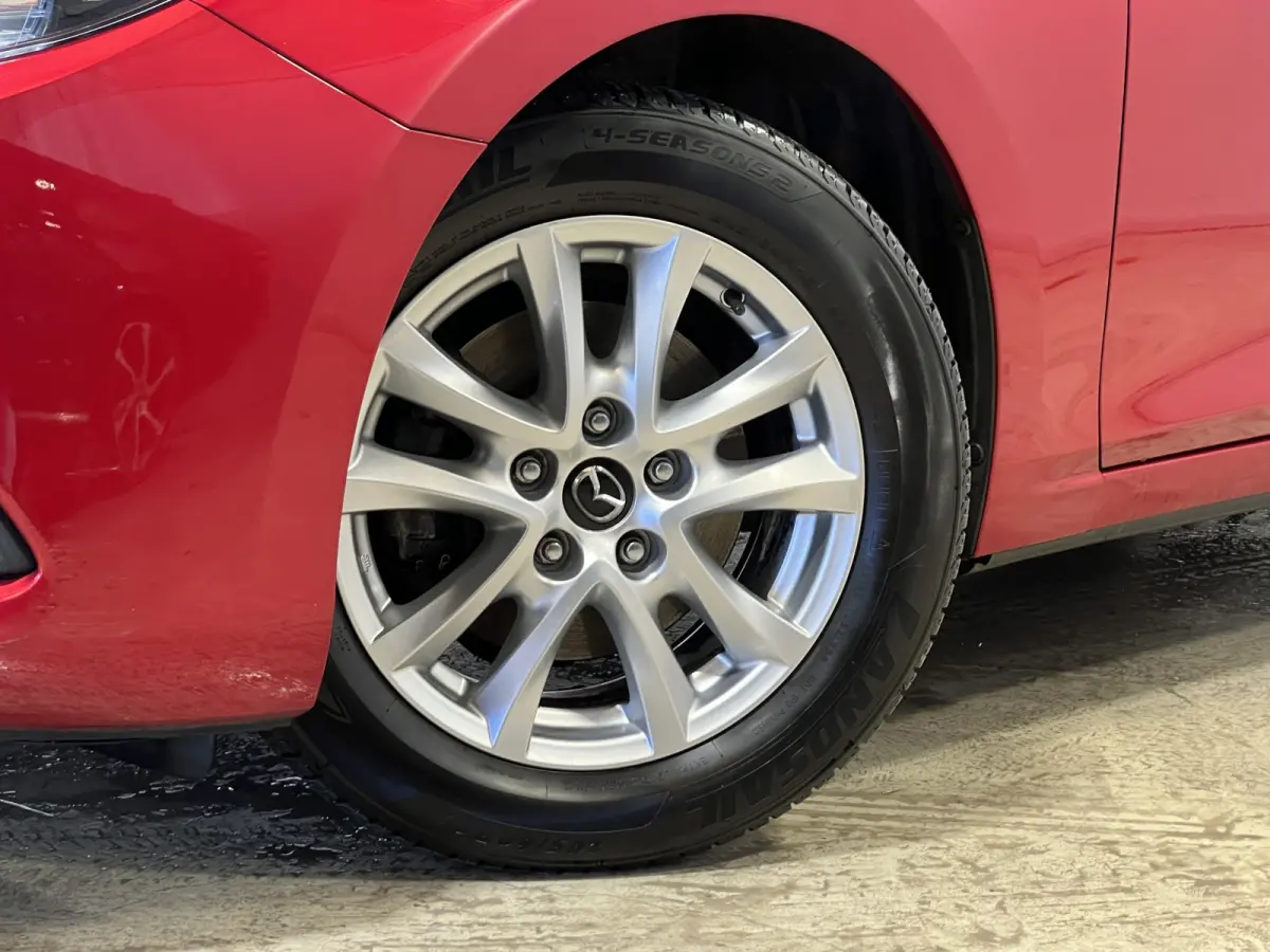 2.0 SkyActiv-G 120 SkyLease+ | LM Velgen 16" | Voorstoelen Verwarmd | Stuur Verwarmd | Cruise Control | Airco |