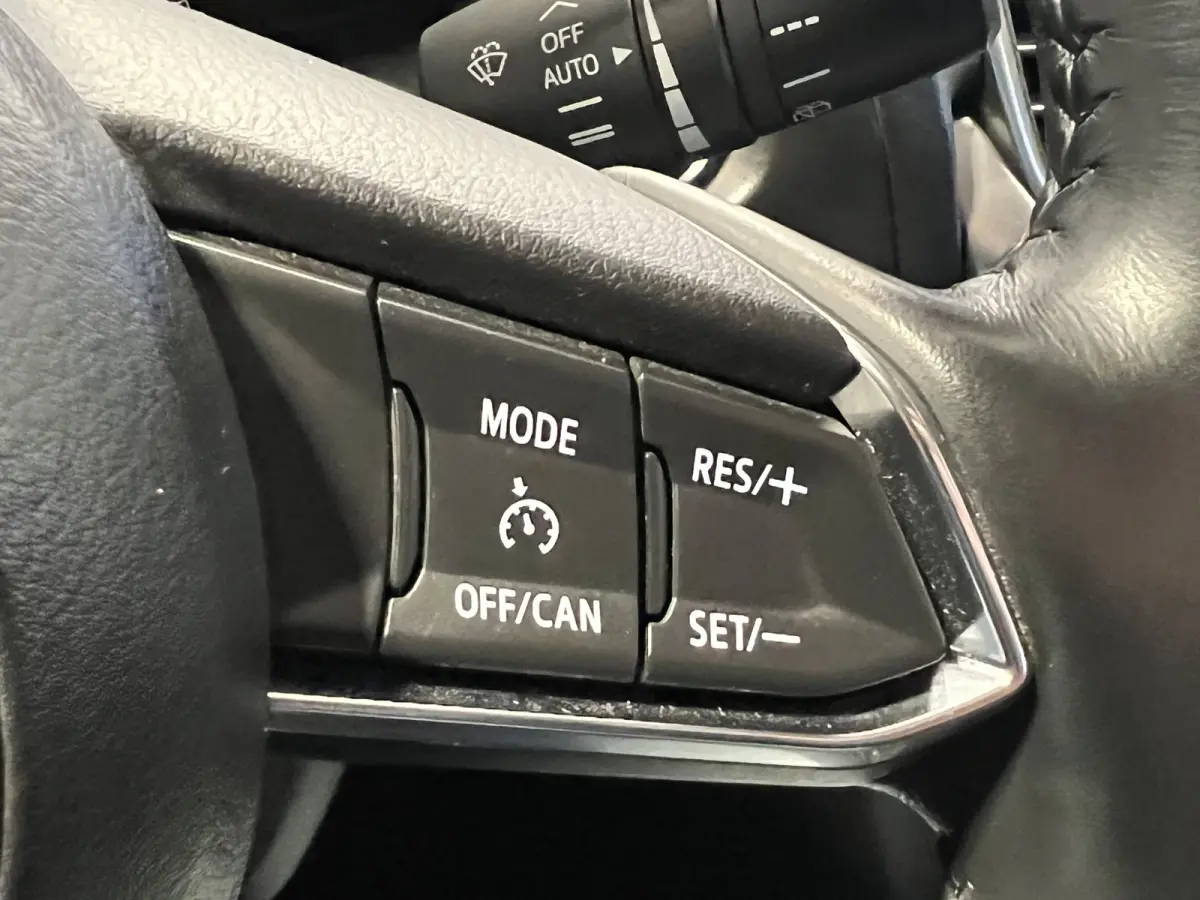 2.0 SkyActiv-G 120 SkyLease+ | LM Velgen 16" | Voorstoelen Verwarmd | Stuur Verwarmd | Cruise Control | Airco |