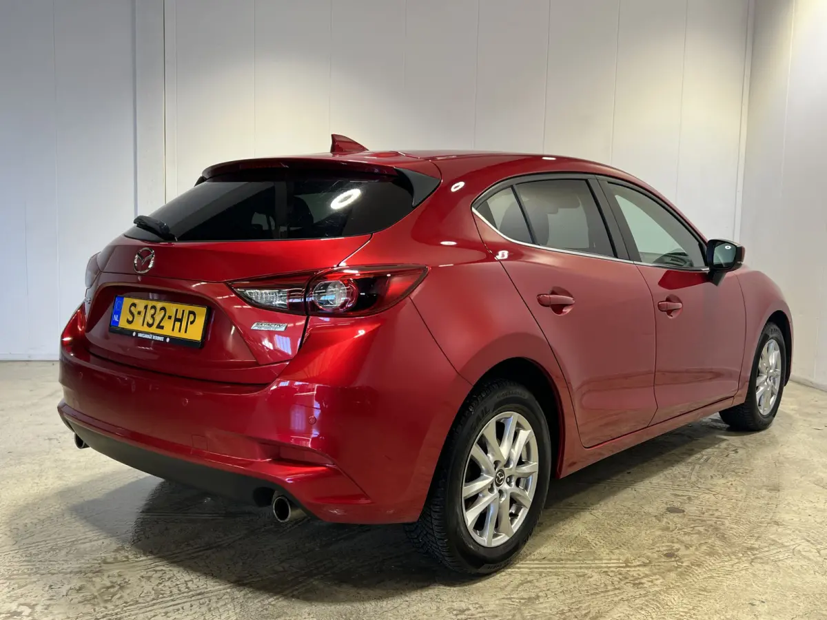 2.0 SkyActiv-G 120 SkyLease+ | LM Velgen 16" | Voorstoelen Verwarmd | Stuur Verwarmd | Cruise Control | Airco |