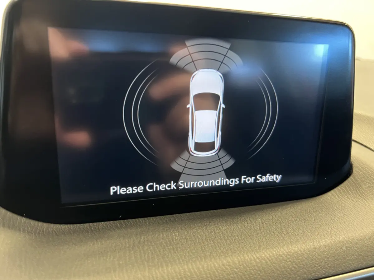 2.0 SkyActiv-G 120 SkyLease+ | LM Velgen 16" | Voorstoelen Verwarmd | Stuur Verwarmd | Cruise Control | Airco |