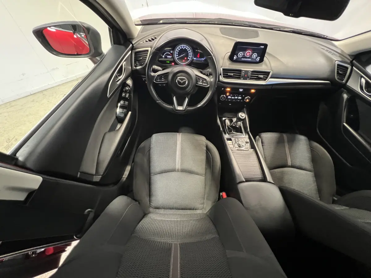 2.0 SkyActiv-G 120 SkyLease+ | LM Velgen 16" | Voorstoelen Verwarmd | Stuur Verwarmd | Cruise Control | Airco |