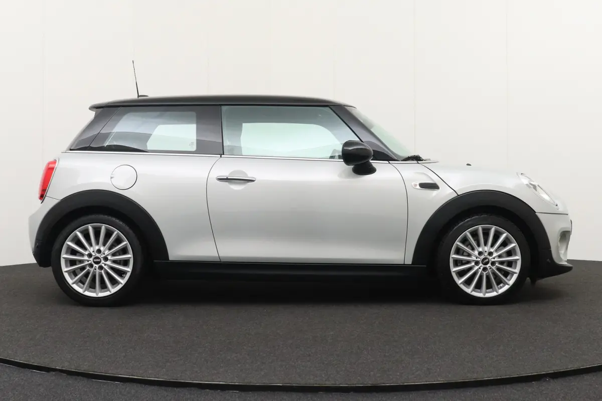 1.5 136 PK Aut. Cooper Navi Cruise Stoelverw.