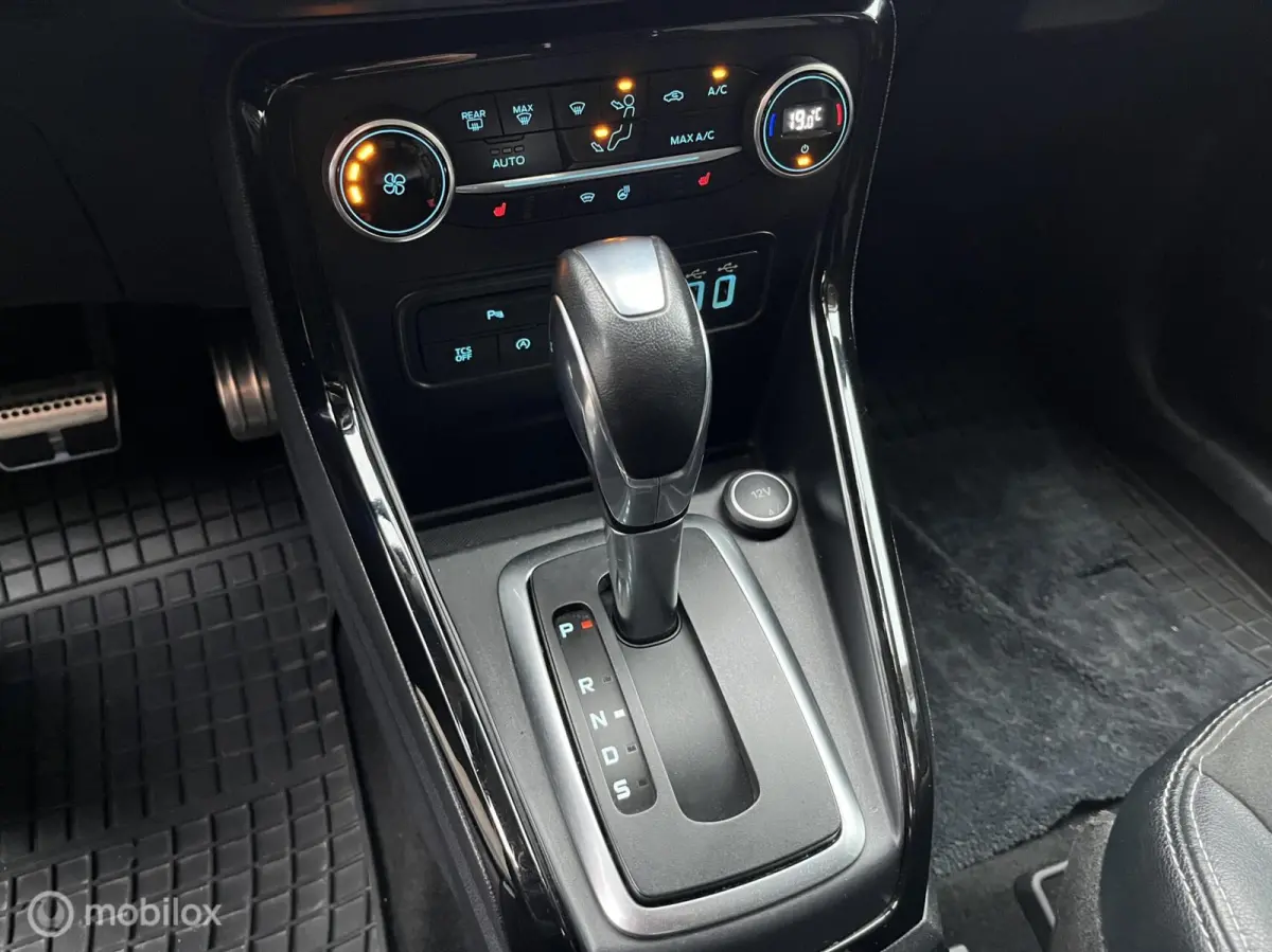 1.0 EcoBoost ST-LINE NAVI*CAMERA*CRUISE*PDC*