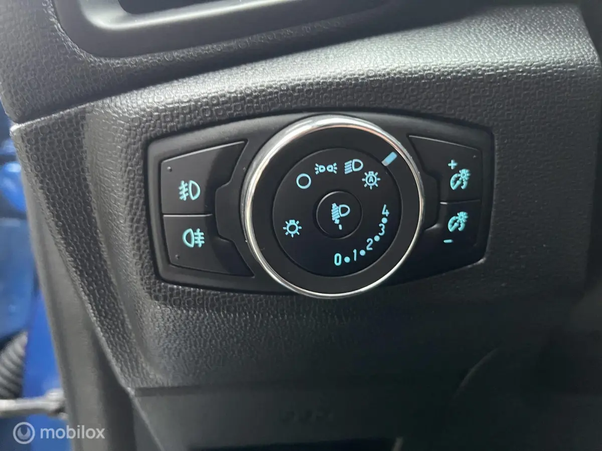1.0 EcoBoost ST-LINE NAVI*CAMERA*CRUISE*PDC*