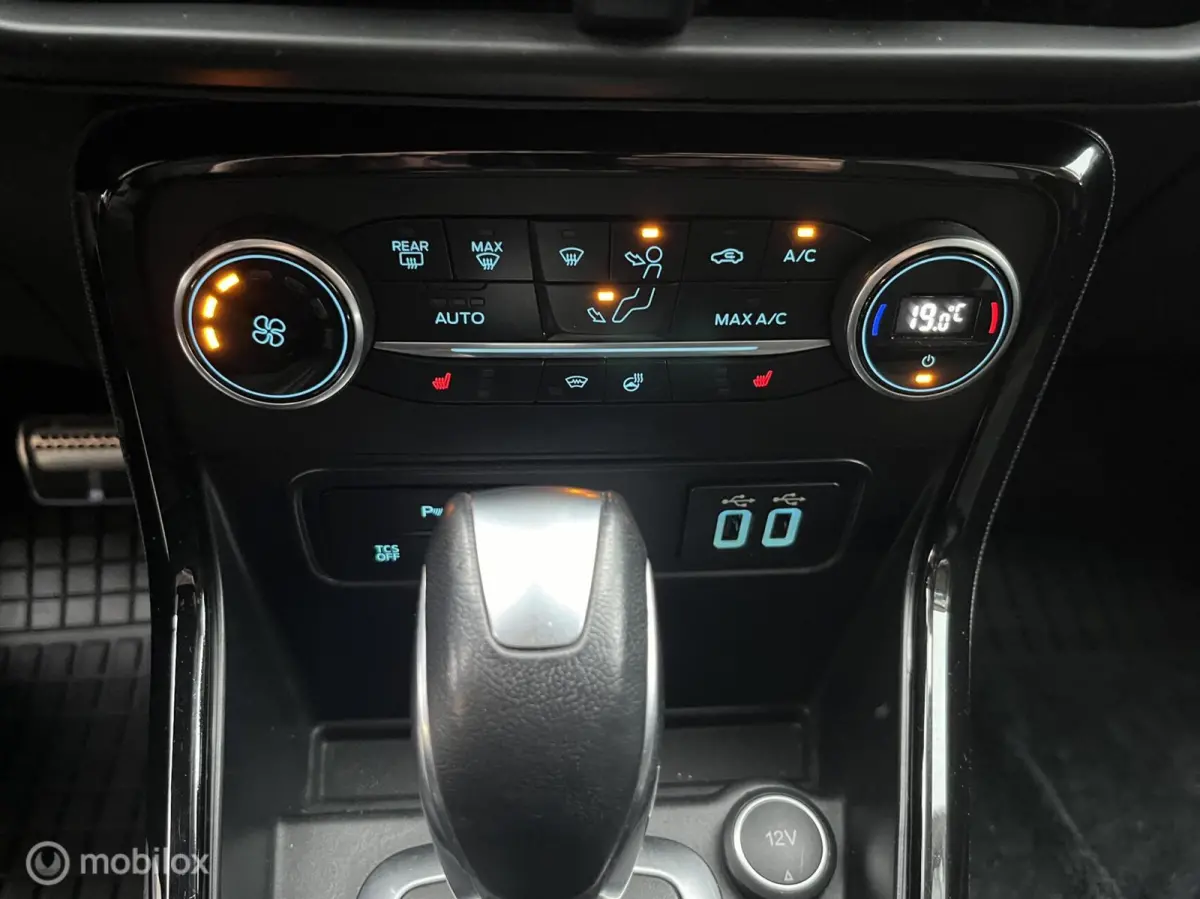1.0 EcoBoost ST-LINE NAVI*CAMERA*CRUISE*PDC*