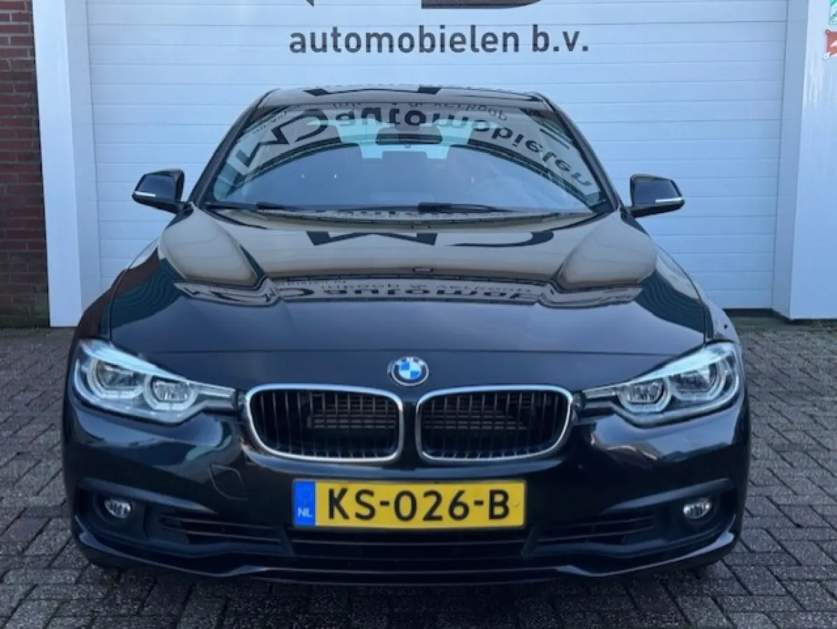 330e Centennial Executive - Dealer onderhouden