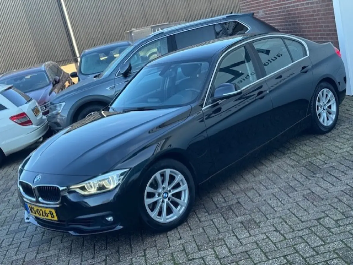 330e Centennial Executive - Dealer onderhouden