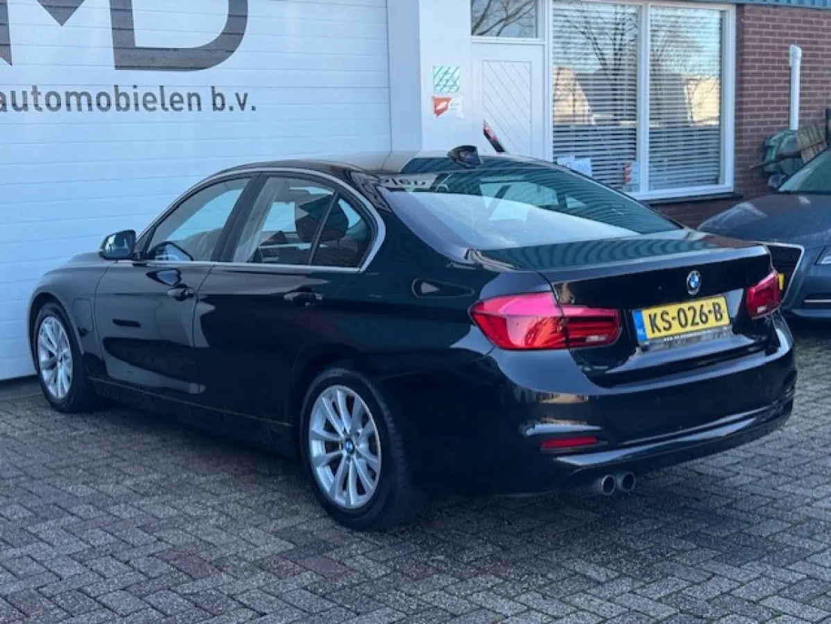 330e Centennial Executive - Dealer onderhouden