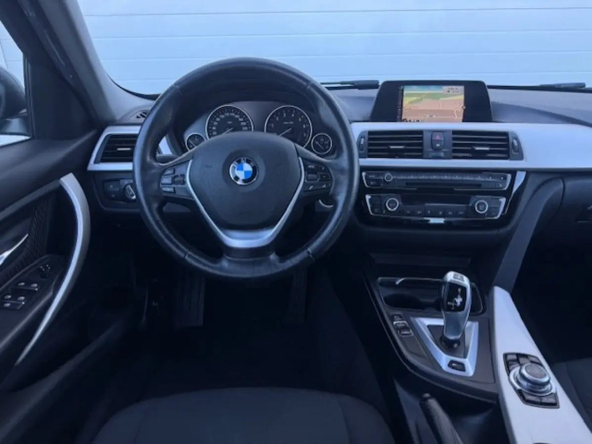 330e Centennial Executive - Dealer onderhouden