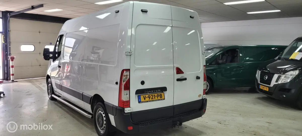 bestel T33 2.3 dCi L2H2 met 111.000 km