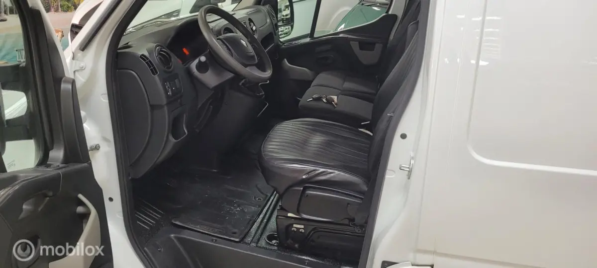 bestel T33 2.3 dCi L2H2 met 111.000 km