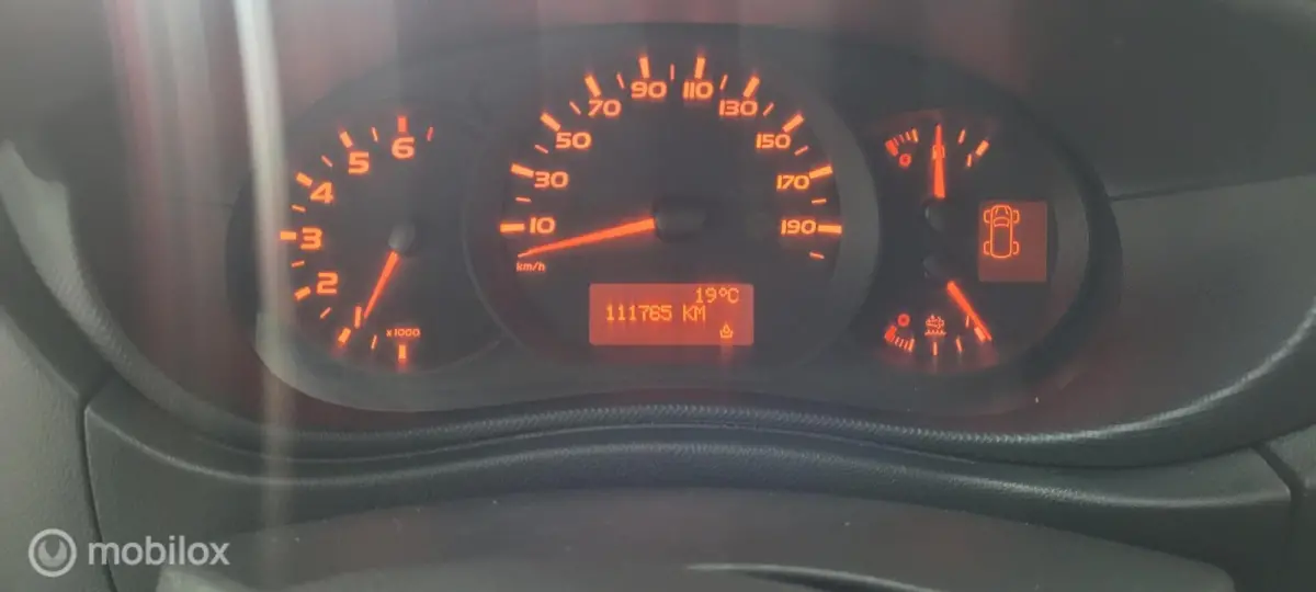 bestel T33 2.3 dCi L2H2 met 111.000 km