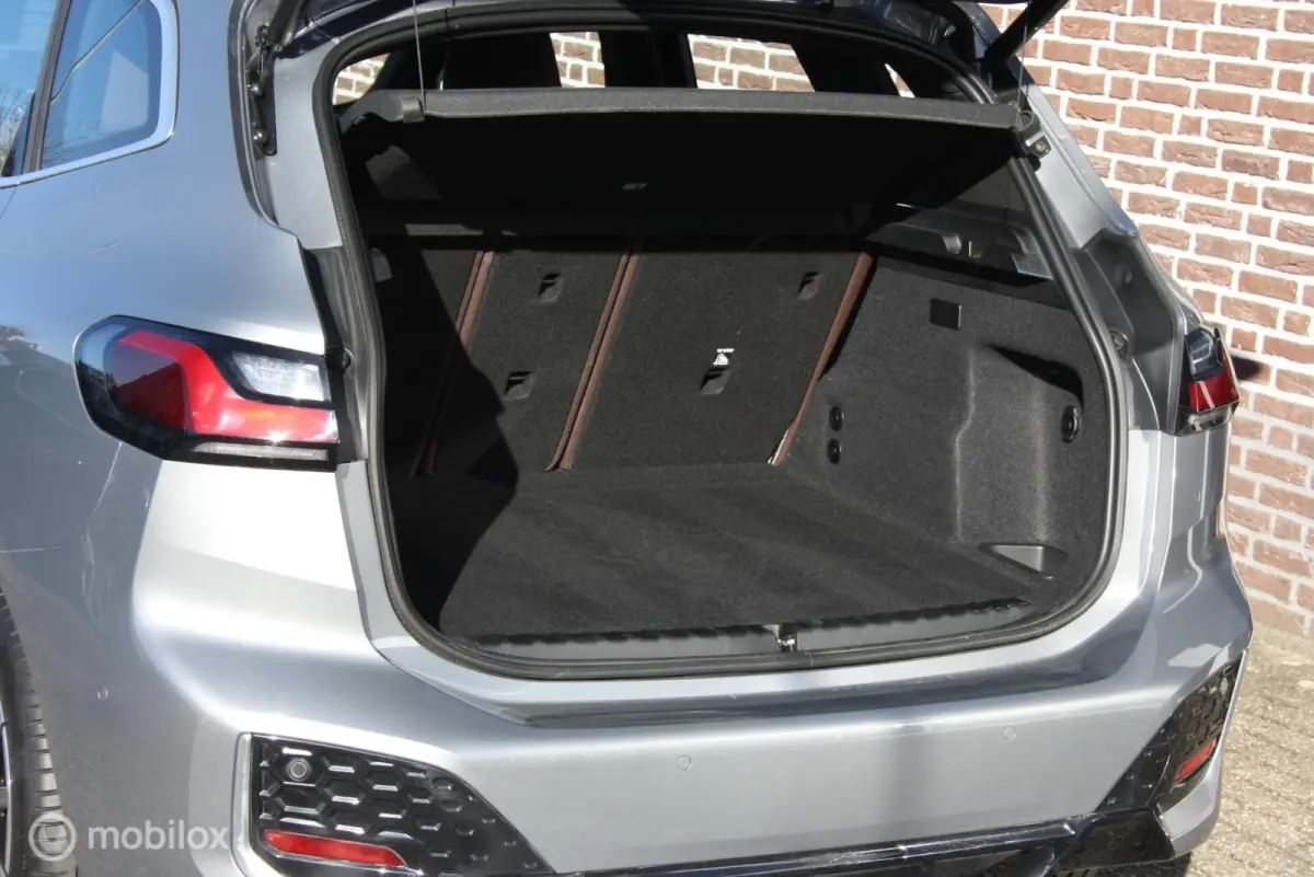 M onderstel, DAB, Wide screen 225e xDrive M sport, M onderstel, DAB, Wide screen