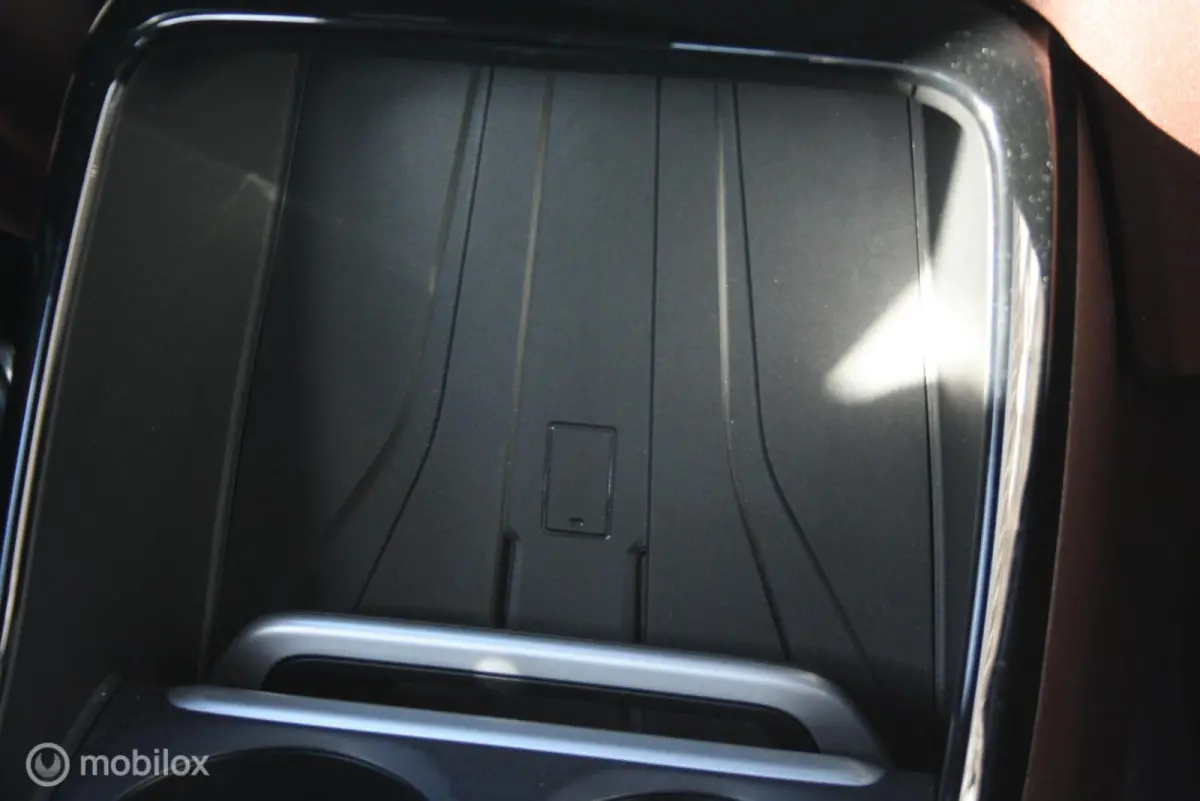 M onderstel, DAB, Wide screen 225e xDrive M sport, M onderstel, DAB, Wide screen