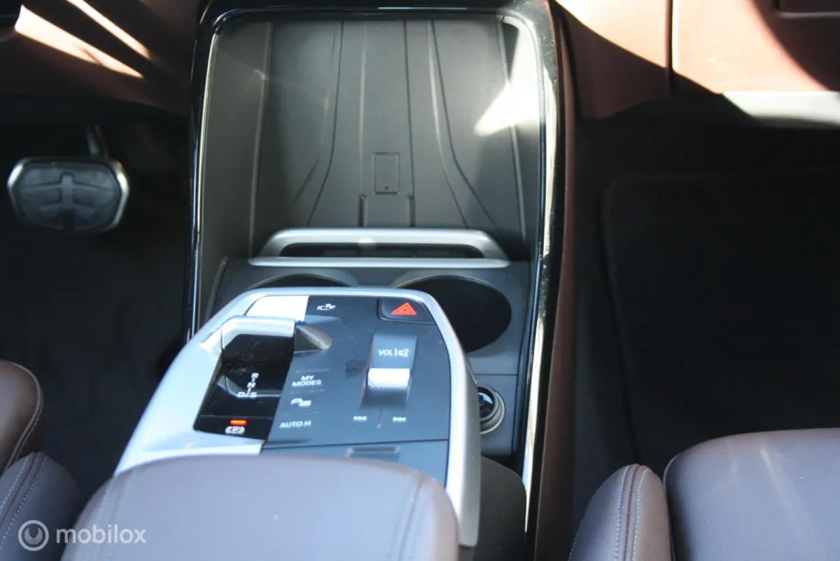 M onderstel, DAB, Wide screen 225e xDrive M sport, M onderstel, DAB, Wide screen