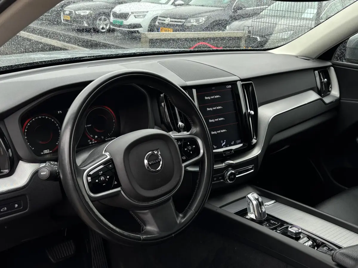 2.0 T8 Twin Engine AWD Inscription pano acc leder