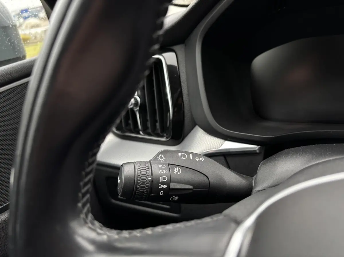 2.0 T8 Twin Engine AWD Inscription pano acc leder