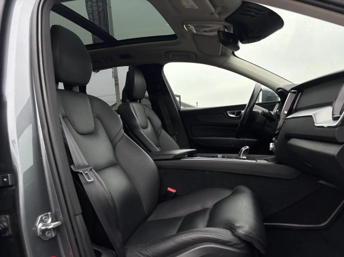 2.0 T8 Twin Engine AWD Inscription pano acc leder