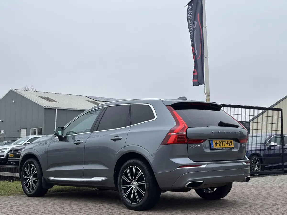 2.0 T8 Twin Engine AWD Inscription pano acc leder