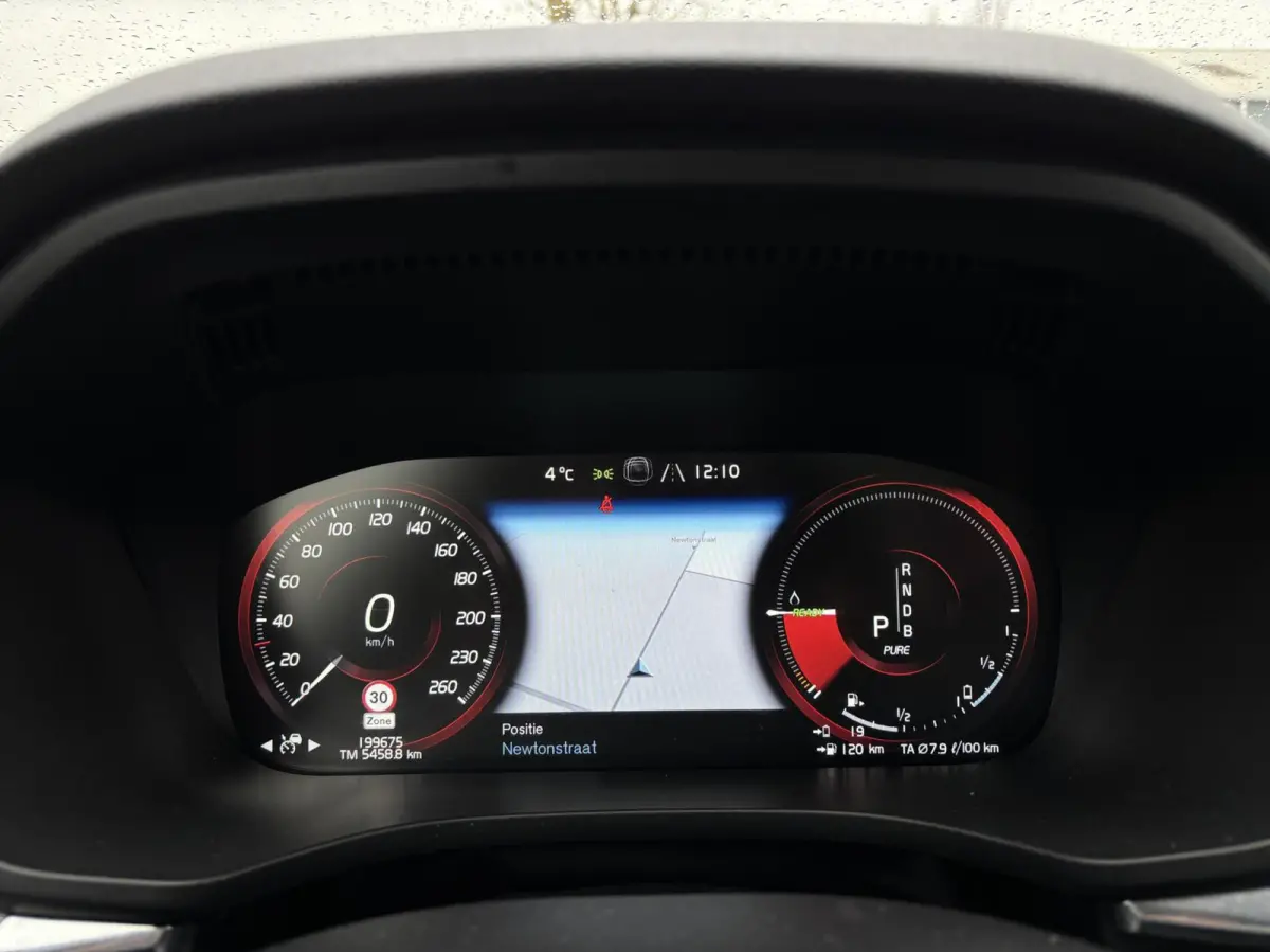 2.0 T8 Twin Engine AWD Inscription pano acc leder