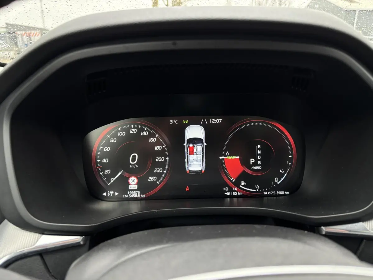 2.0 T8 Twin Engine AWD Inscription pano acc leder