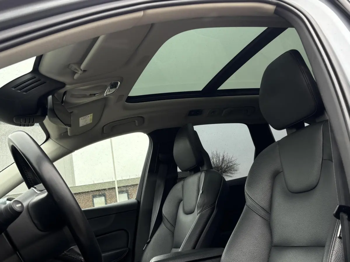 2.0 T8 Twin Engine AWD Inscription pano acc leder