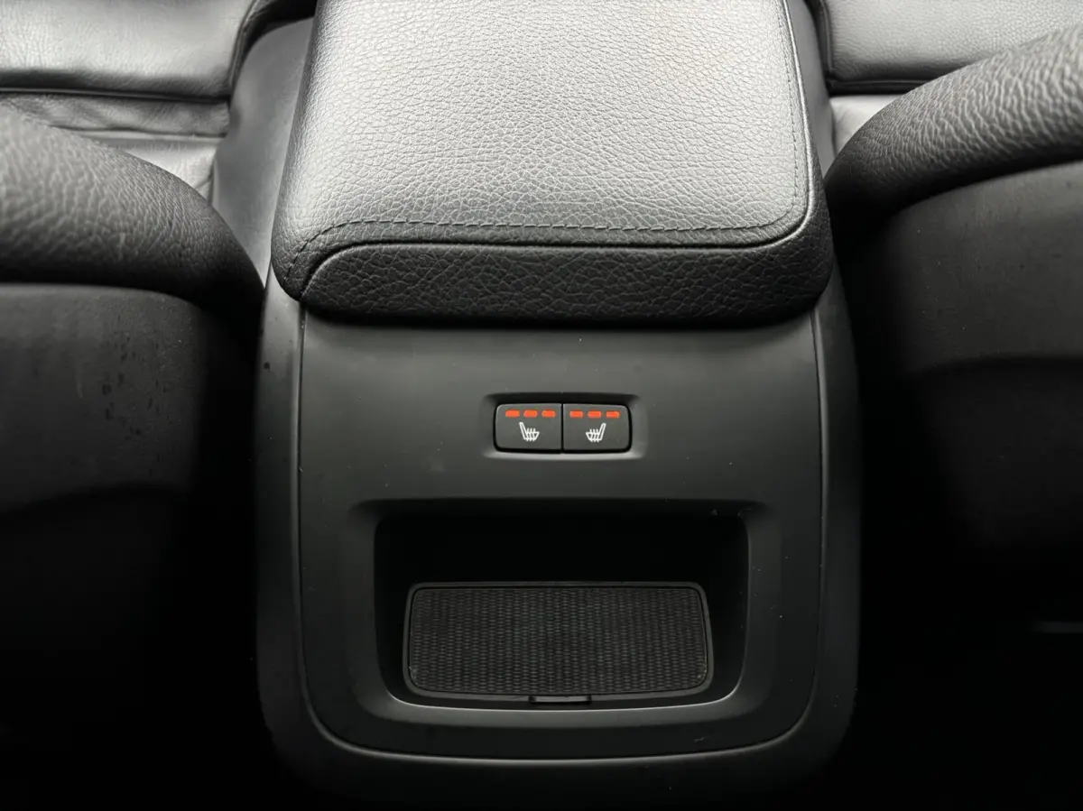 2.0 T8 Twin Engine AWD Inscription pano acc leder
