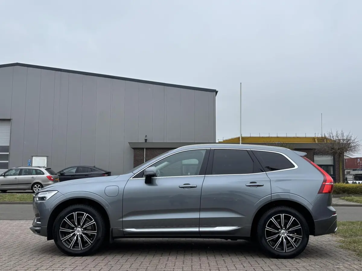 2.0 T8 Twin Engine AWD Inscription pano acc leder