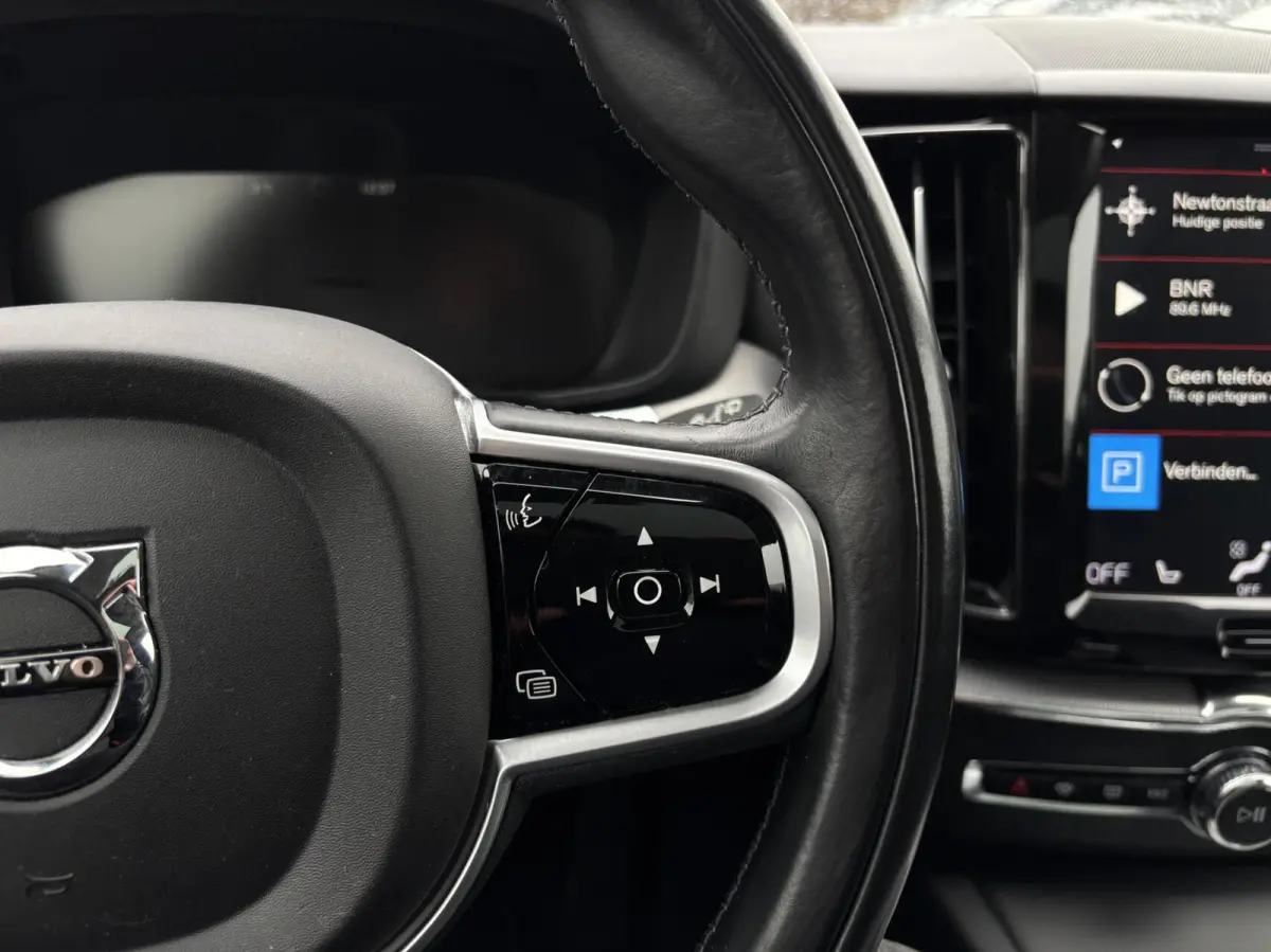 2.0 T8 Twin Engine AWD Inscription pano acc leder