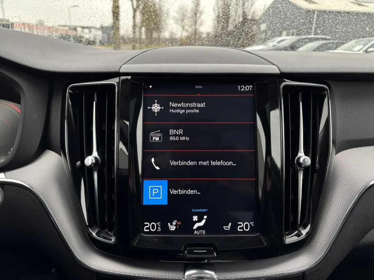 2.0 T8 Twin Engine AWD Inscription pano acc leder