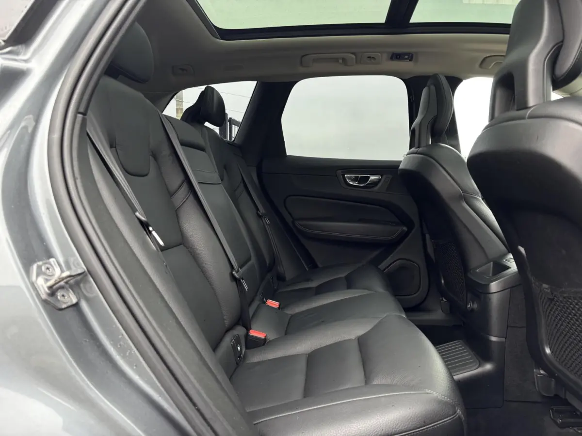 2.0 T8 Twin Engine AWD Inscription pano acc leder
