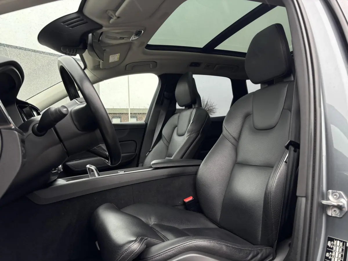 2.0 T8 Twin Engine AWD Inscription pano acc leder