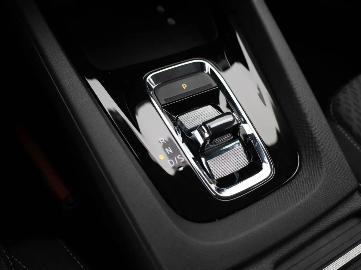 1.0 e-TSI Business Edition Plus | Automaat | Apple Carplay/Android Auto | Parkeersensoren | Cruise Control | Stoelverwarming | Sfeerverlichting |