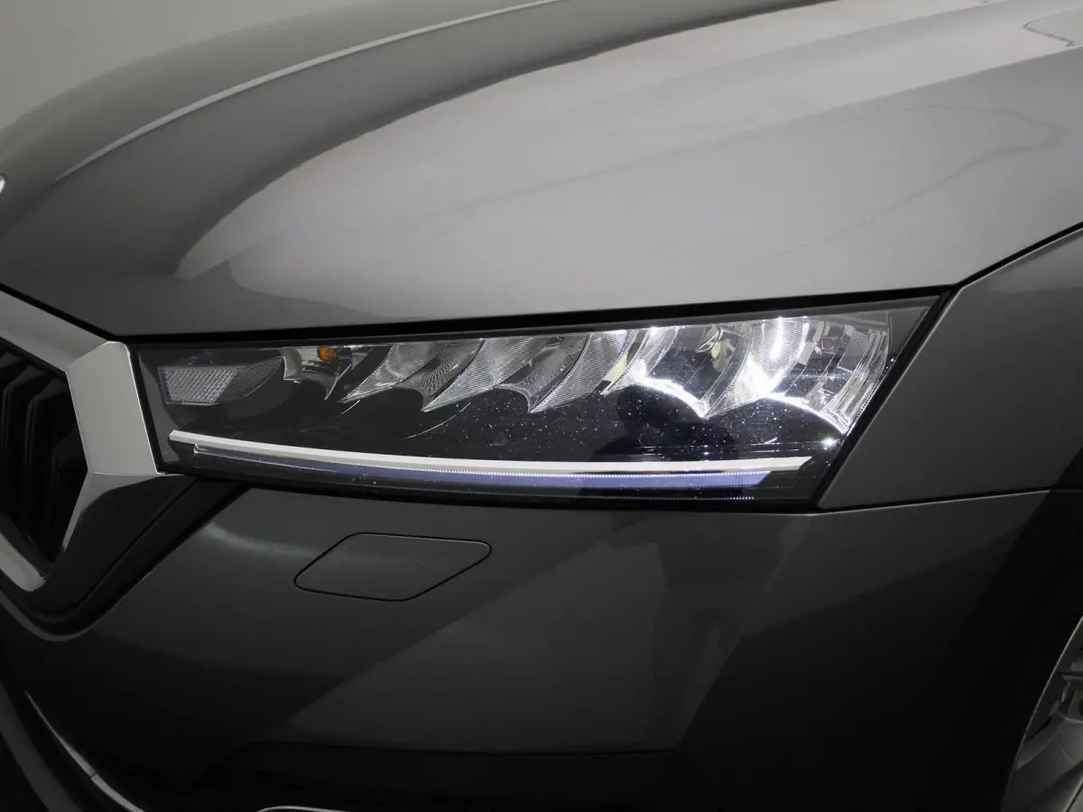 1.0 e-TSI Business Edition Plus | Automaat | Apple Carplay/Android Auto | Parkeersensoren | Cruise Control | Stoelverwarming | Sfeerverlichting |