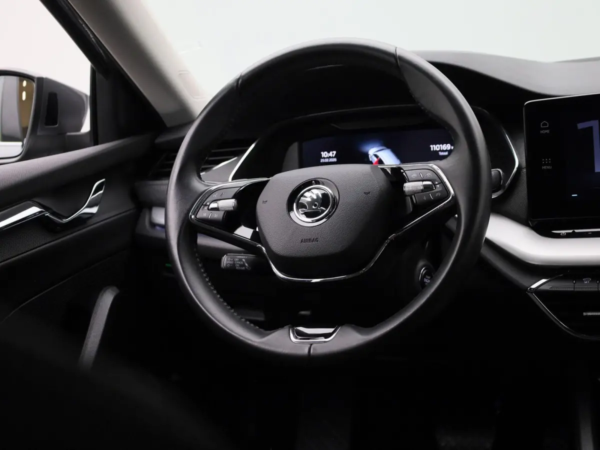 1.0 e-TSI Business Edition Plus | Automaat | Apple Carplay/Android Auto | Parkeersensoren | Cruise Control | Stoelverwarming | Sfeerverlichting |