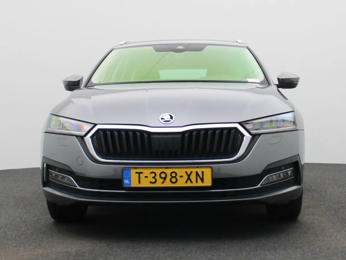 1.0 e-TSI Business Edition Plus | Automaat | Apple Carplay/Android Auto | Parkeersensoren | Cruise Control | Stoelverwarming | Sfeerverlichting |