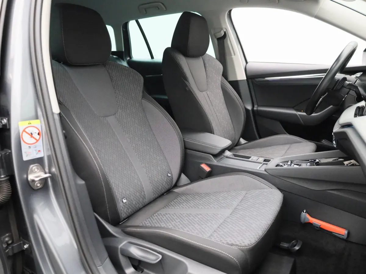 1.0 e-TSI Business Edition Plus | Automaat | Apple Carplay/Android Auto | Parkeersensoren | Cruise Control | Stoelverwarming | Sfeerverlichting |