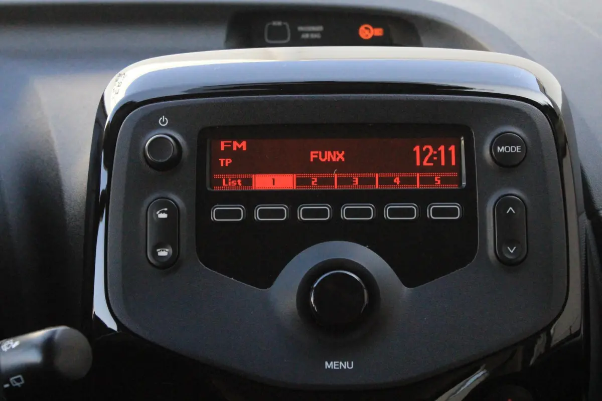 1.0 VTi Shine Airco Bluetooth 5-deurs ORG NL Carplay*