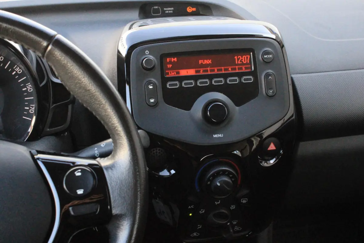 1.0 VTi Shine Airco Bluetooth 5-deurs ORG NL Carplay*