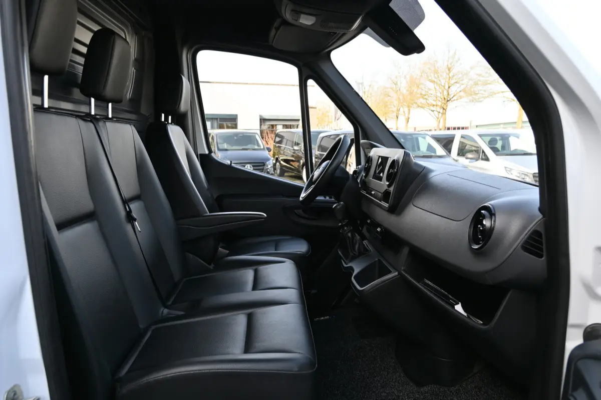 311 CDI L1H1 FWD Apple Carplay/Android Auto