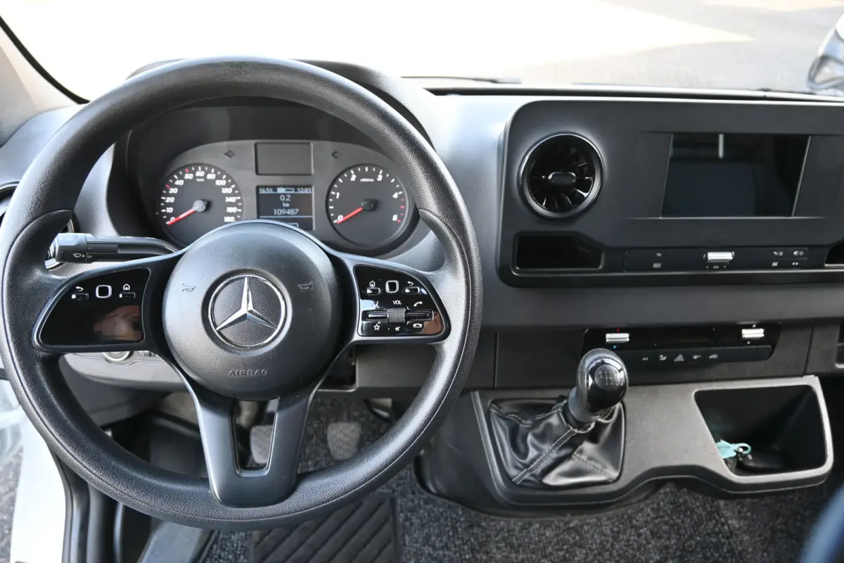 311 CDI L1H1 FWD Apple Carplay/Android Auto