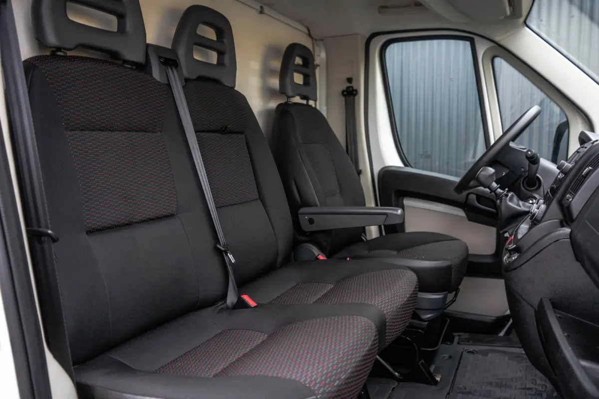 **2.0 BlueHDi | Bakwagen | Uniek laadsysteem | Camera | Cruise | Navi | Airco**