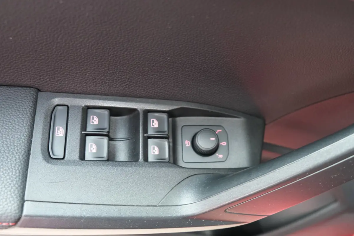 1.0 TSI FR Business Intense Plus - N.A.P. Airco, Navi, Carplay, Camera, Virtual Cockpit, Trekhaak.