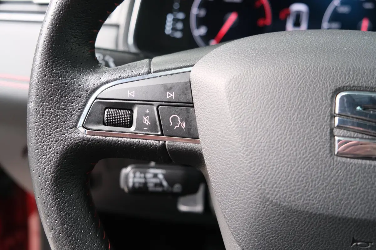 1.0 TSI FR Business Intense Plus - N.A.P. Airco, Navi, Carplay, Camera, Virtual Cockpit, Trekhaak.