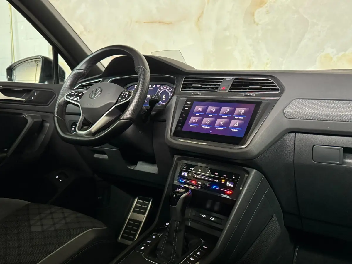1.4 TSI eHybrid R-Line / Pano / 360 / Led /