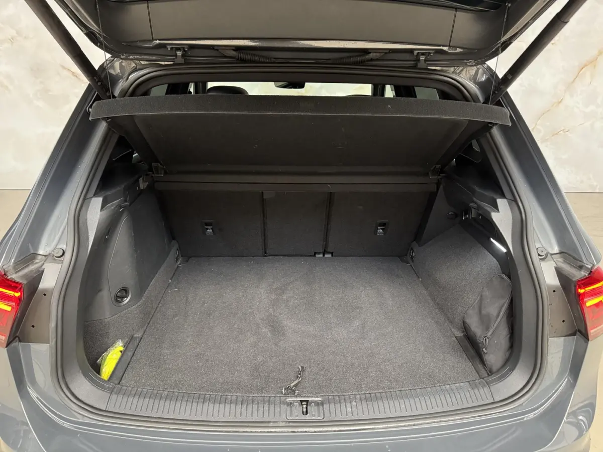 1.4 TSI eHybrid R-Line / Pano / 360 / Led /